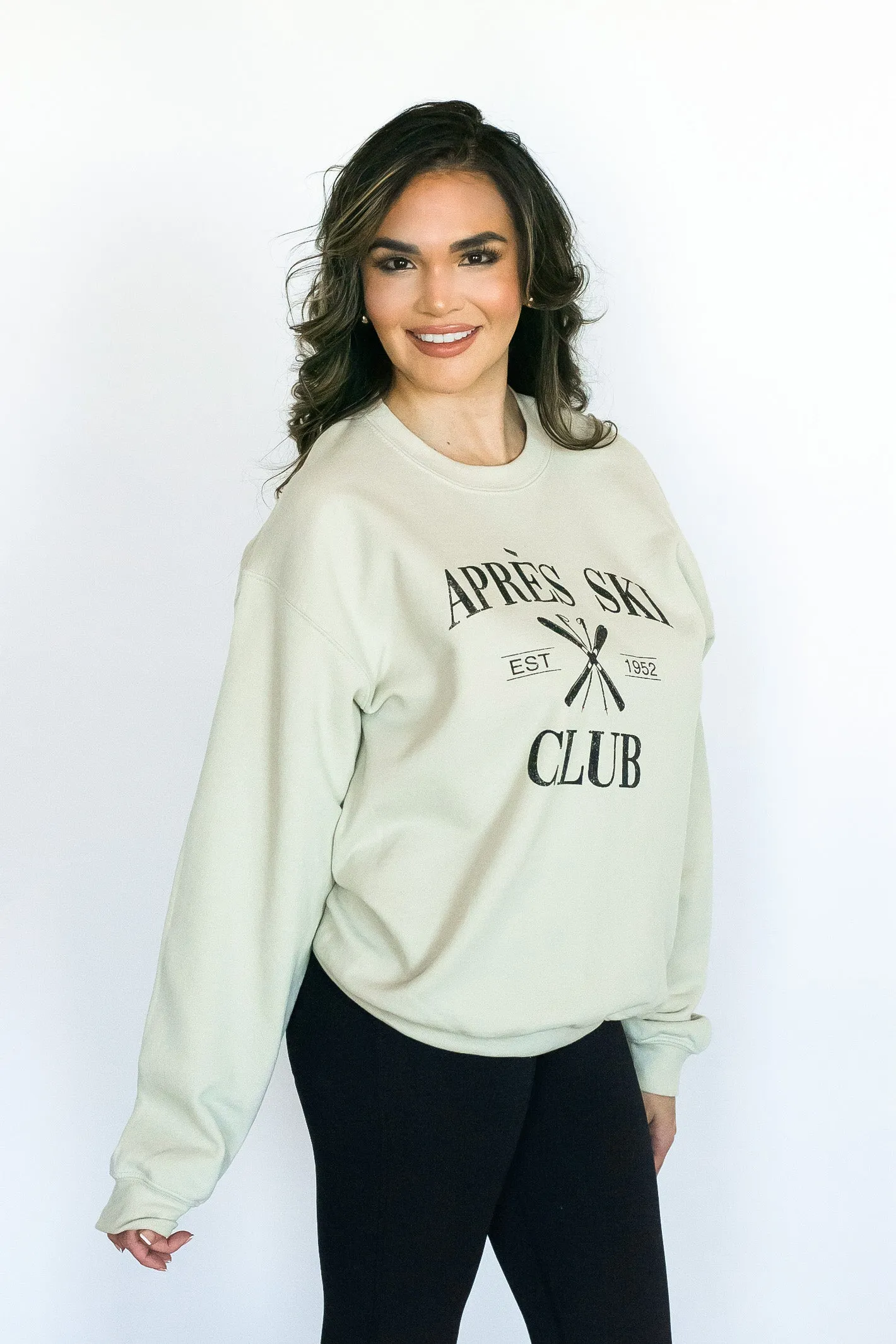 Apres Ski Club Graphic Sweatshirt