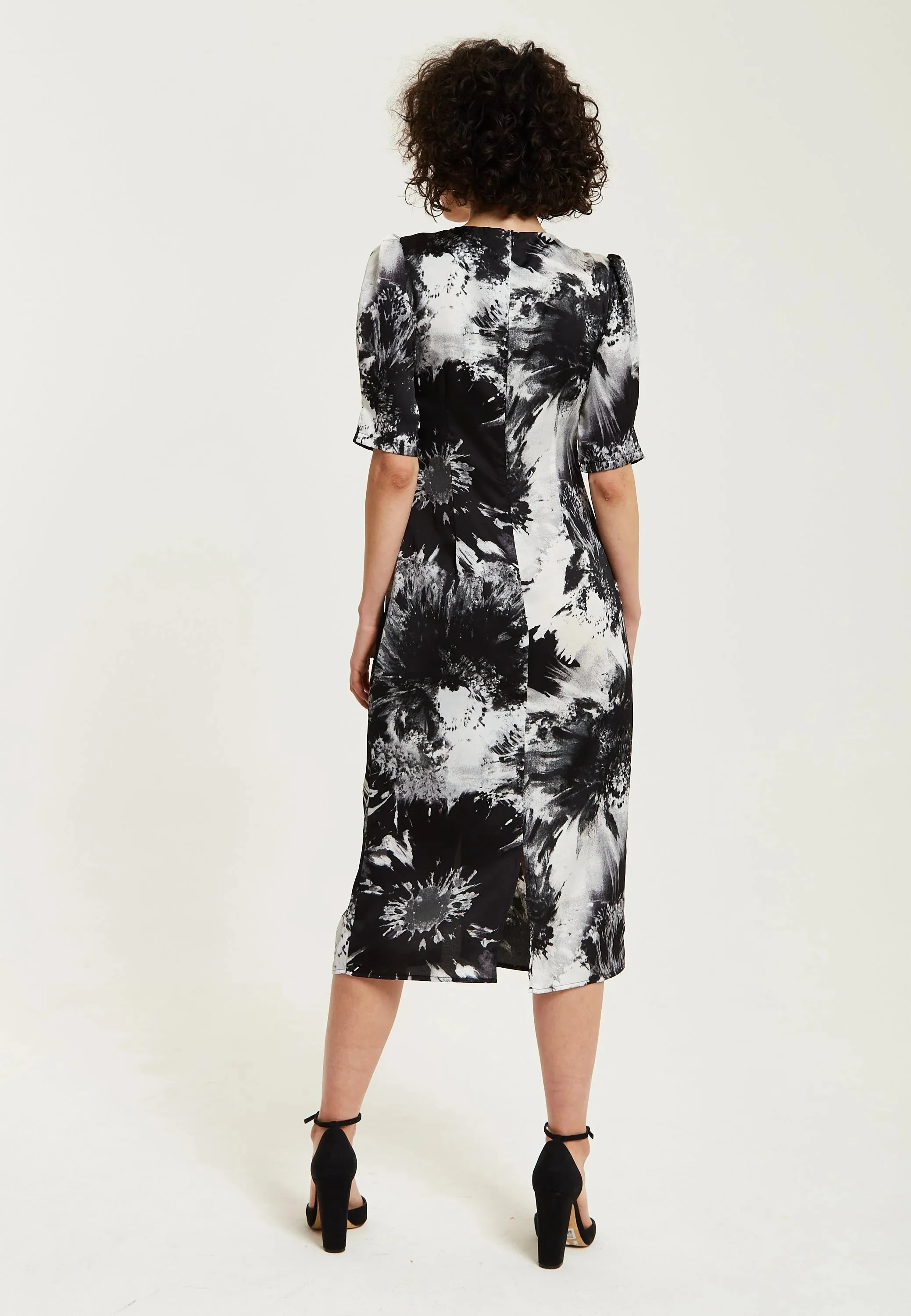 Liquorish Mono Abstract Print Knot Front Midi Dress