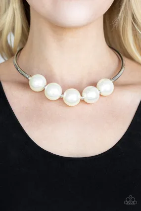 Paparazzi Accessories  - Welcome To Wall Street #N686 Peg - White Necklace