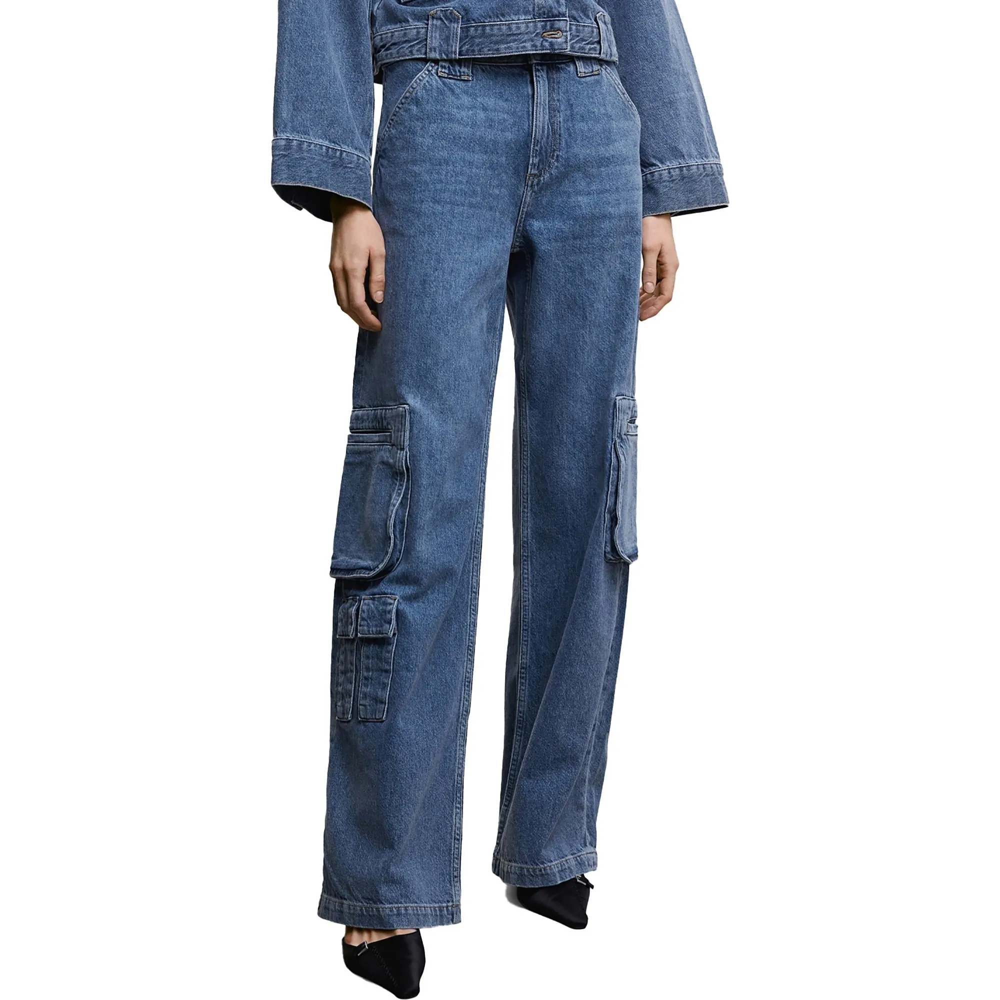 Womens Mid-Rise Wide Leg Cargo Jeans